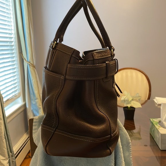 Brown leather Coach tote - Picture 4 of 13
